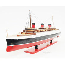 Load image into Gallery viewer, Normandie Large with Display Case