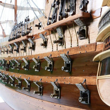 Load image into Gallery viewer, HMS Victory 56L With Display Case XL No Glass