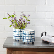 Load image into Gallery viewer, Tie-Dye Design Footed Planter (Set of 2)