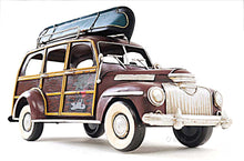 Load image into Gallery viewer, 1947 Chevrolet Suburban W/Canoe 1:14