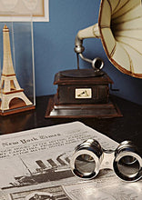 Load image into Gallery viewer, Brass Binocular W Leather Case