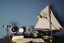 Load image into Gallery viewer, Wood/Brass Binocular On Stand