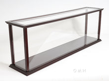 Load image into Gallery viewer, RMS Titanic Midsize with Display Case