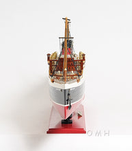 Load image into Gallery viewer, Queen Mary Midsize with Display Case