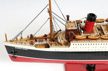Load image into Gallery viewer, Queen Mary Midsize with Display Case