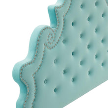 Load image into Gallery viewer, Gwyneth Tufted King Platform Bed in Mint