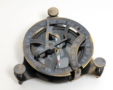 Load image into Gallery viewer, Sundial Compass in wood box (Small)