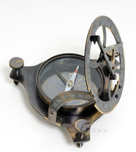 Load image into Gallery viewer, Sundial Compass in wood box (Medium)