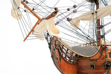 Load image into Gallery viewer, HMS Victory Large With Floor Display Case
