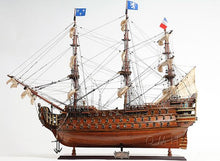 Load image into Gallery viewer, Royal Louis E.E.