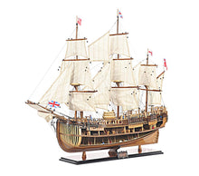 Load image into Gallery viewer, HMS ENDEAVOUR OPEN HULL