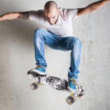 Load image into Gallery viewer, Concise 2 Colors Skateboard with Semi-transparent Wheels
