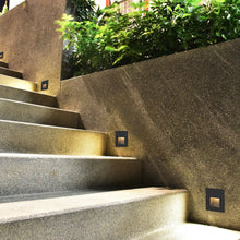 Load image into Gallery viewer, Low-Voltage 1-Watt Integrated LED Outdoor Steps Light in Matte Black

