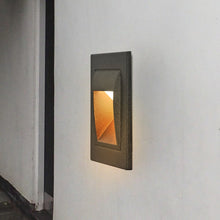 Load image into Gallery viewer, Low-Voltage 2-Watt Integrated LED Outdoor Steps Light in Matte Black
