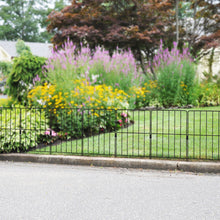 Load image into Gallery viewer, 25 Pack Rustproof Decorative Garden Fence Set
