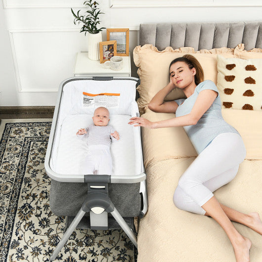 Baby Bassinet Bedside Sleeper with Storage Basket and Wheel for Newborn-Gray