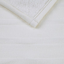 Load image into Gallery viewer, Fleece To Sherpa Heated Throw ST54-0080 By Olliix
