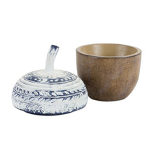 Load image into Gallery viewer, White Washed Acorn Lid Box with Wood Grain Design (Set of 4)
