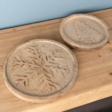 Load image into Gallery viewer, Natural Wood Holiday Trivet (Set of 2)
