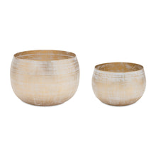 Load image into Gallery viewer, White Washed Metal Planter (Set of 2)
