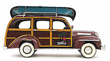 Load image into Gallery viewer, 1947 Chevrolet Suburban W/Canoe 1:14

