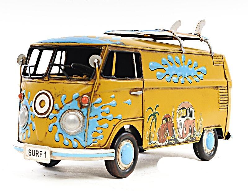 1967 Volkswagen Deluxe Bus 1:18