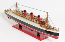 Load image into Gallery viewer, Queen Mary Large with Display Case
