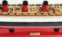 Load image into Gallery viewer, Queen Mary Midsize with Display Case
