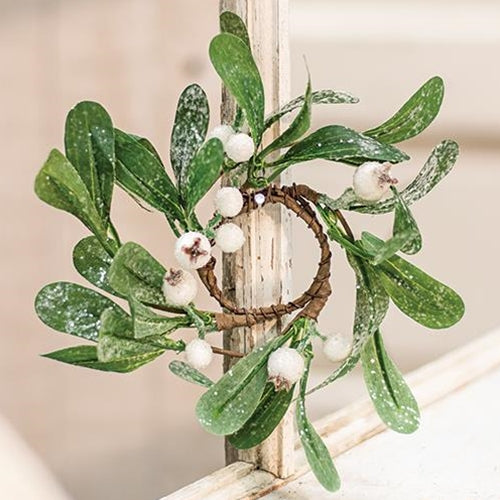 Dreamy Mistletoe Ring 1.5