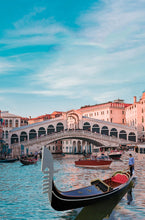 Load image into Gallery viewer, Venetian Gondola Real Boat 36
