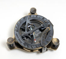 Load image into Gallery viewer, Sundial Compass in wood box (Medium)
