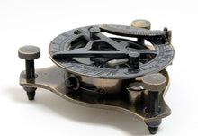 Load image into Gallery viewer, Sundial Compass in wood box (Medium)
