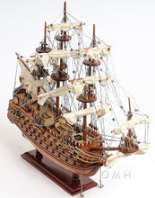 Load image into Gallery viewer, San Felipe Small with Display Case
