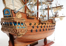 Load image into Gallery viewer, San Felipe Small with Display Case
