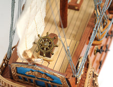 Load image into Gallery viewer, San Felipe Small with Display Case
