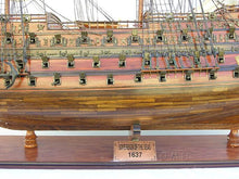 Load image into Gallery viewer, Sovereign of the seas XL Limited Edition
