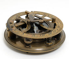 Load image into Gallery viewer, Sundial Compass in wood box (Large)
