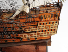 Load image into Gallery viewer, Sovereign of the Seas Mid Size EE
