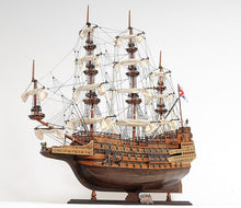 Load image into Gallery viewer, Sovereign of the Seas Mid Size EE
