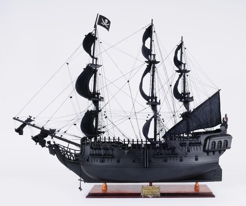 Black Pearl Pirate Ship Medium