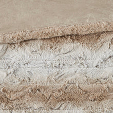 Load image into Gallery viewer, Beautyrest Zuri Oversized Faux Fur Heated Throw - 50X70&quot; BR54-0860
