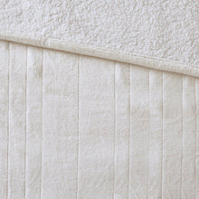 Load image into Gallery viewer, Woolrich Heated Plush To Berber Blanket - Full WR54-1764 By Olliix
